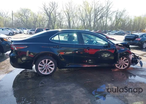 2022 Toyota Camry Le из США, поврежденный, VIN 4T1C11AK4NU058267